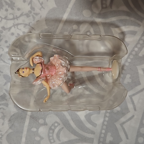 Barbie ballerina ornament - Picture 4 of 4